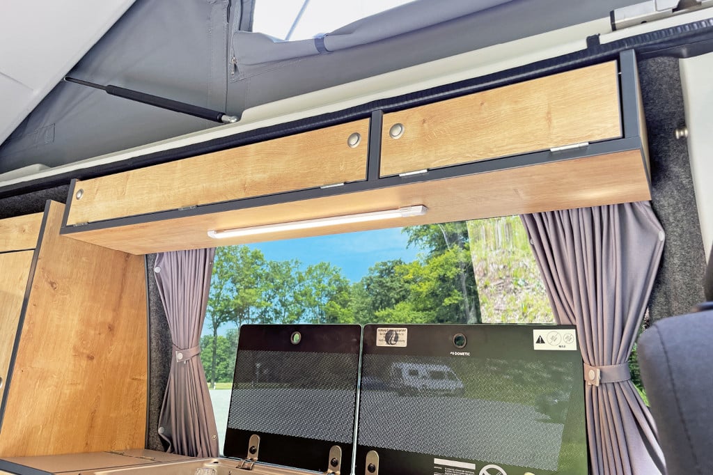 Hängeschrank über der Küche