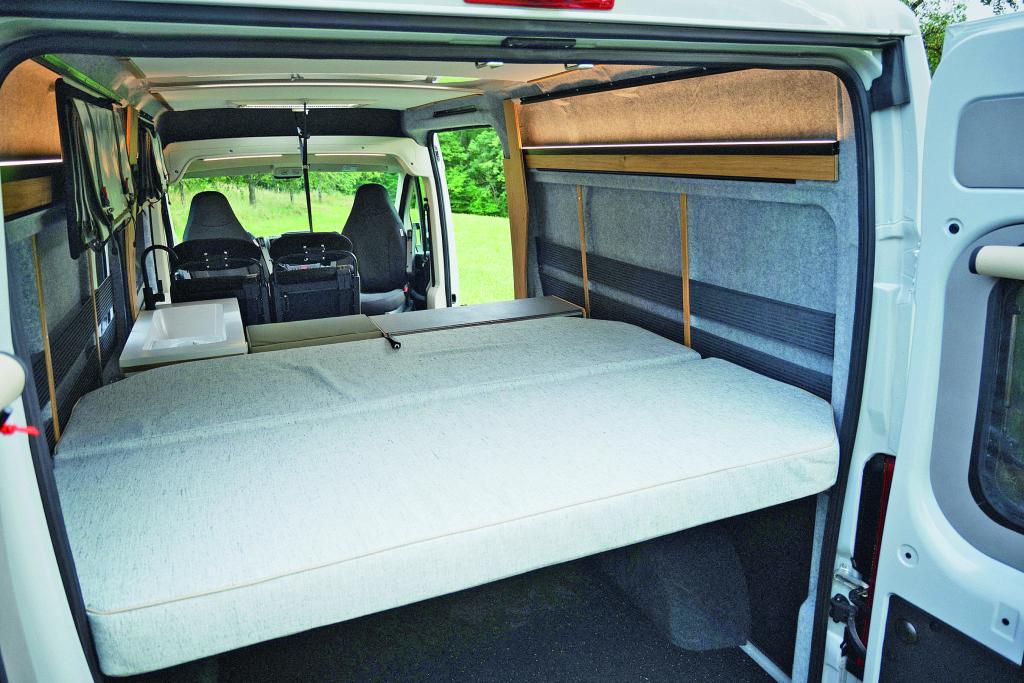 Bett im Rocket Camper Base.