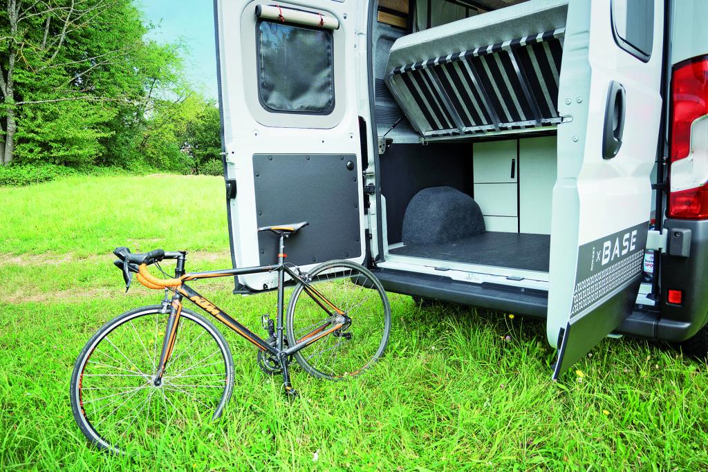 Heckgarage des Rocket Camper Base.