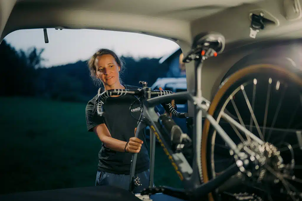 Fahrradtransport in einem Hochdachkombi