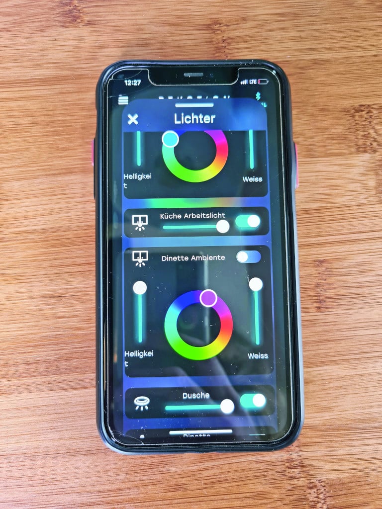Steuerdisplay für Bordelektronik und Infotainment