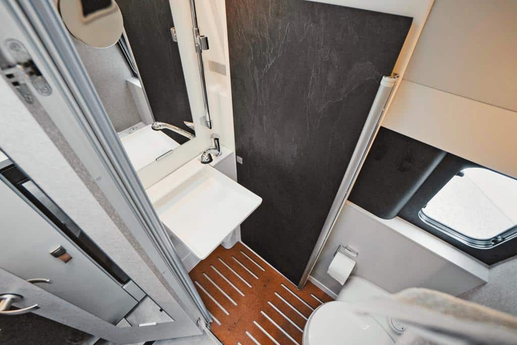 Bad des Hymer Grand Canyon S 700.