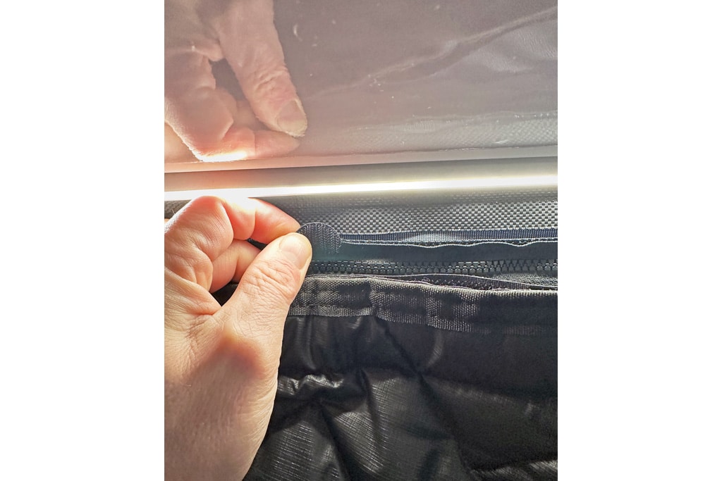 Spannstange für Isoliermatte im Campervan.