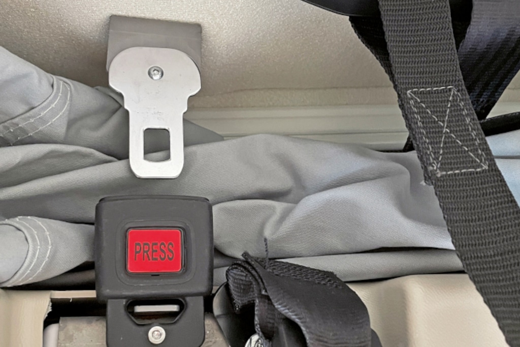 Detailansicht: Gurtschloss zur Verriegelung für das Hochdach