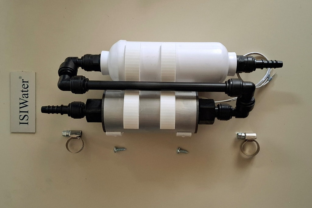 Blick auf das A-UVC-Filtersystem von IsiWater mit den beiden Filtern