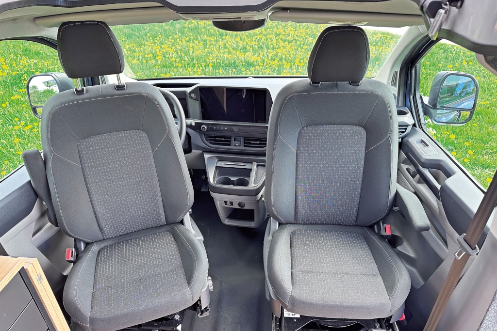 Die beiden Frontsitze gedreht