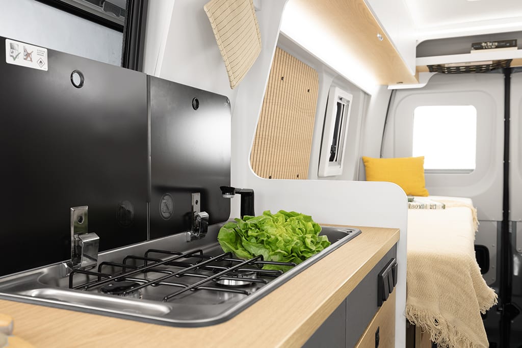 Kocher in Ahorn Camp-Kastenwagen.