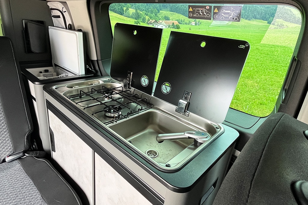 Küche im Crosscamp EXPLR Campervan