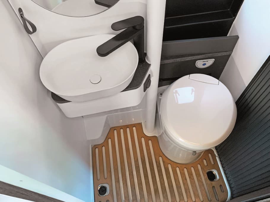 Adria Supertwin 4x4-Offroadcamper Bad