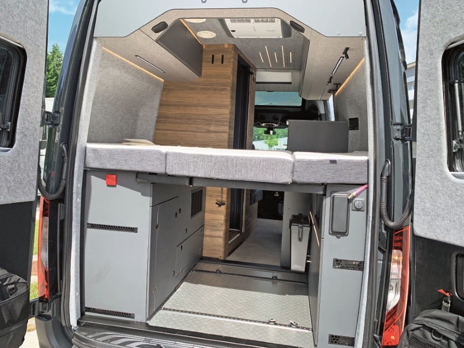 Adria Supertwin 4x4-Offroadcamper Heckansicht