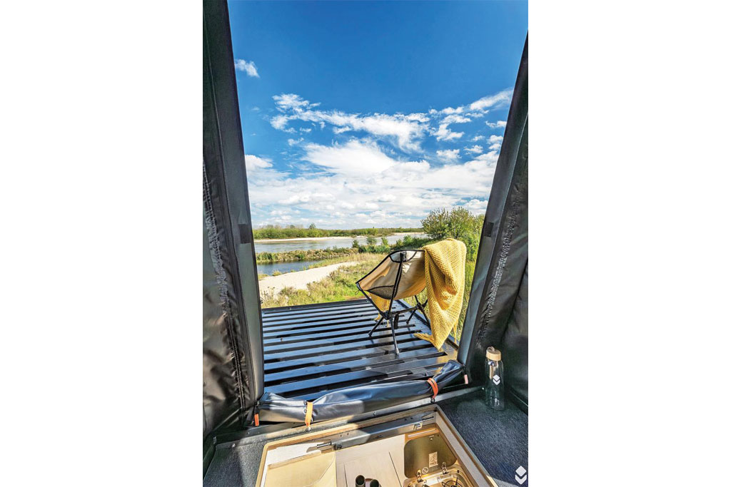 Dachterrasse auf Campervan-Dach
