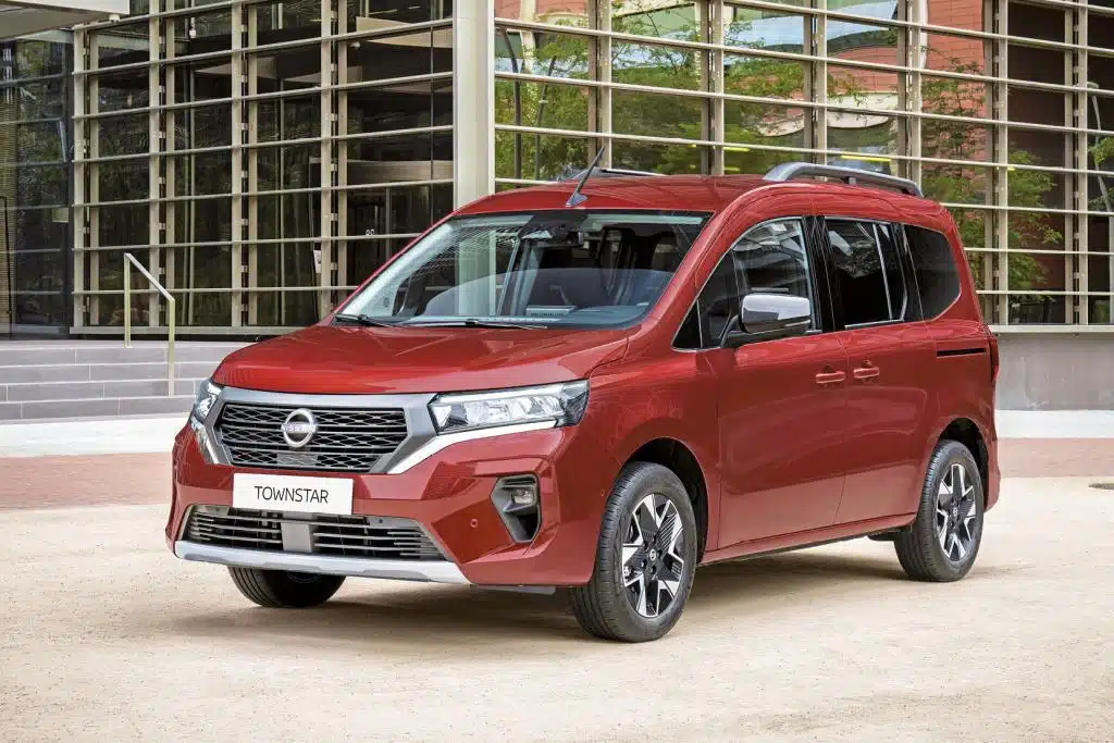 Nissan Fahrzeug