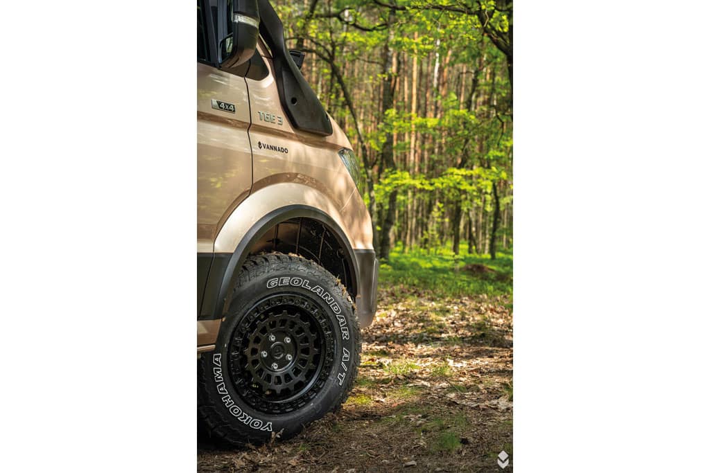 All-Terrain-Reifen am Campervan