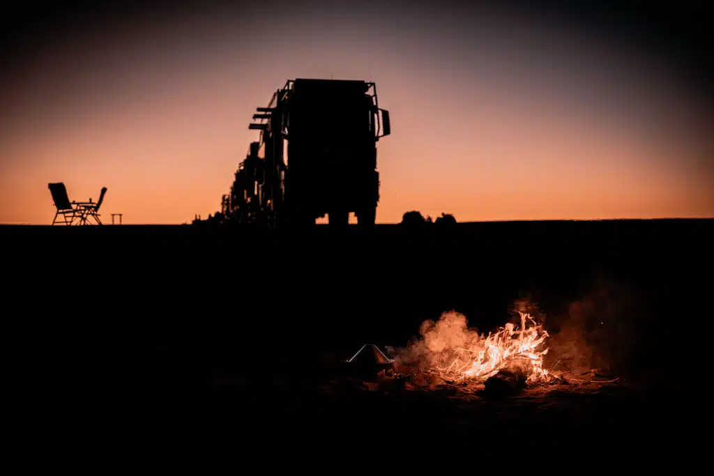 Campervan im Sonnenuntergang