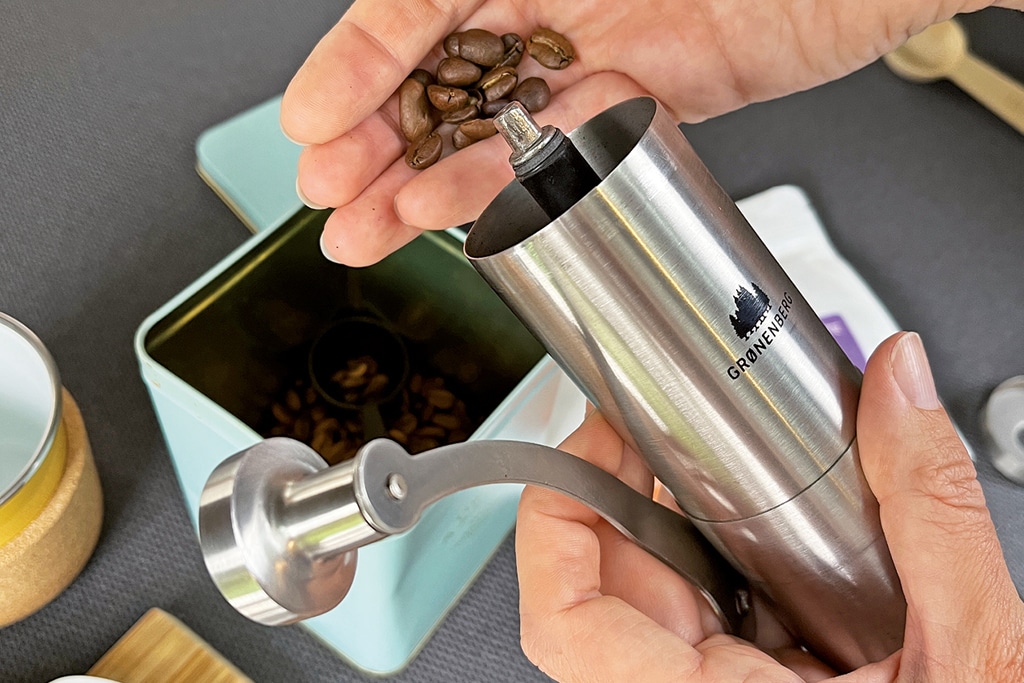 Handmühle für Kaffee im Camper