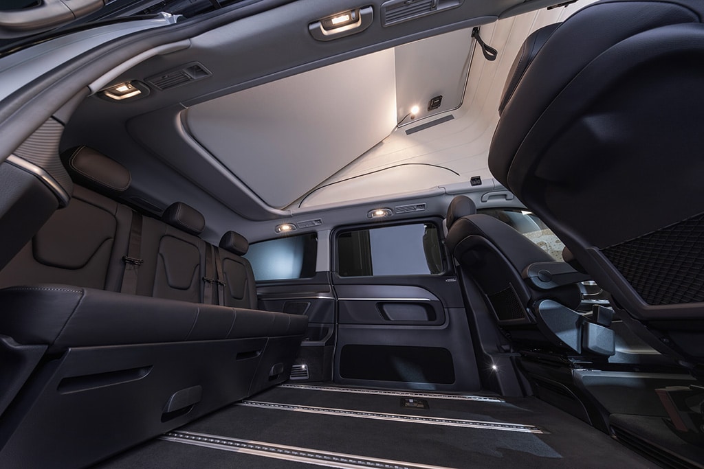 Blick in den Fahrgastraum eines Campingbus