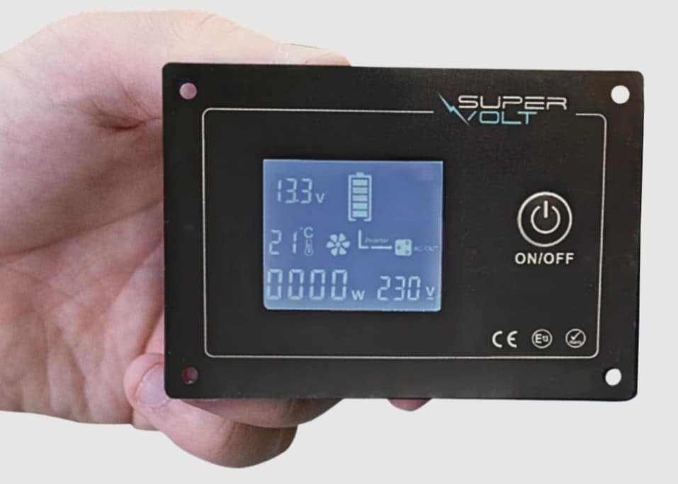Supervolt 12V 2000W Wechselrichter mit Display
