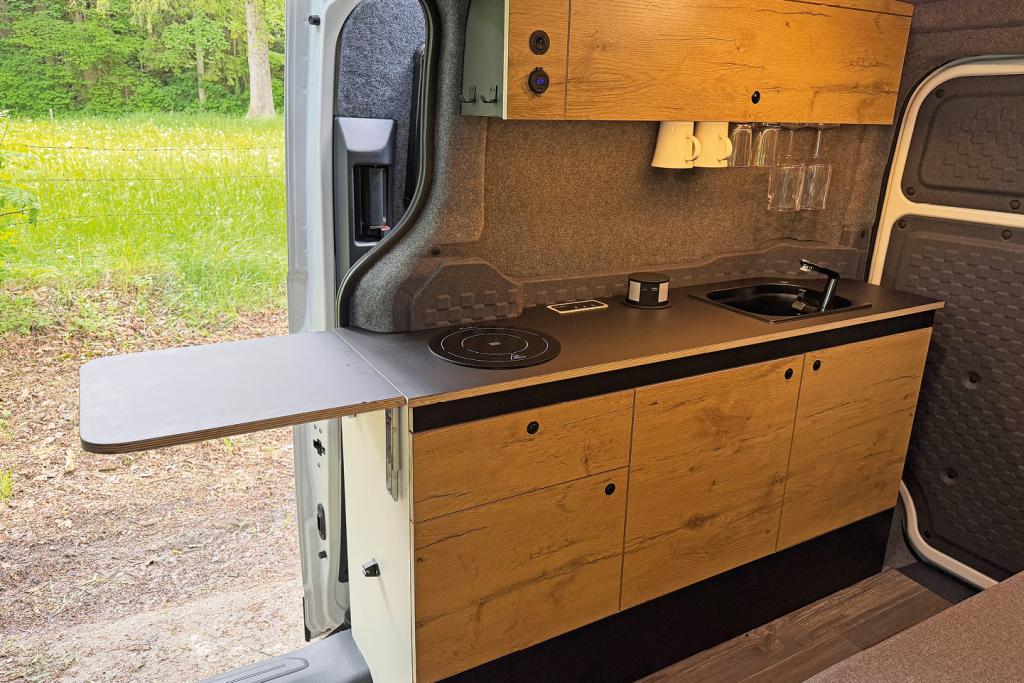 Alpincamper KIA PV5 Küche