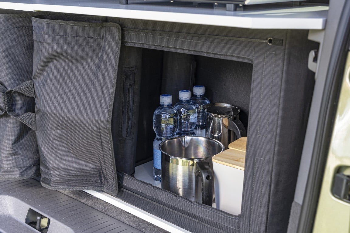 VW California Beach mit aufblasbaren Campingmodulen